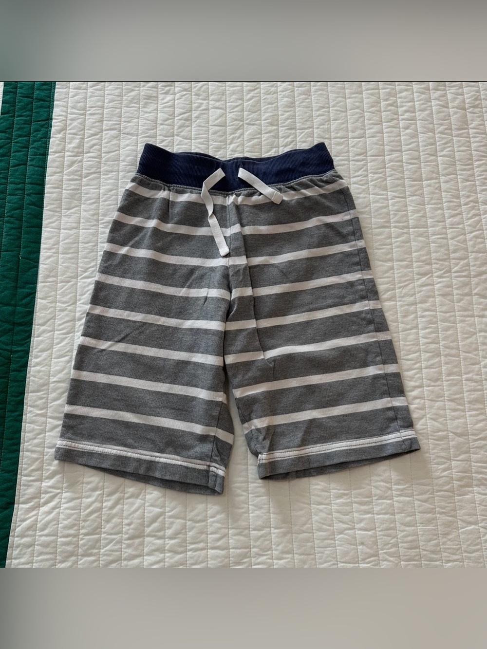Hanna Andersson Bright Kids Basics Shorts Gray White Striped Boys Size 130 US 8